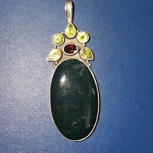 Green Oval MOSS AGATE  Stone Pendant with Peridot & GARNET 925 Accents